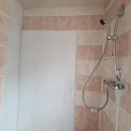 Ground Floor Flat , 31 Lena Street, Easton,bristol Avon, Uk *