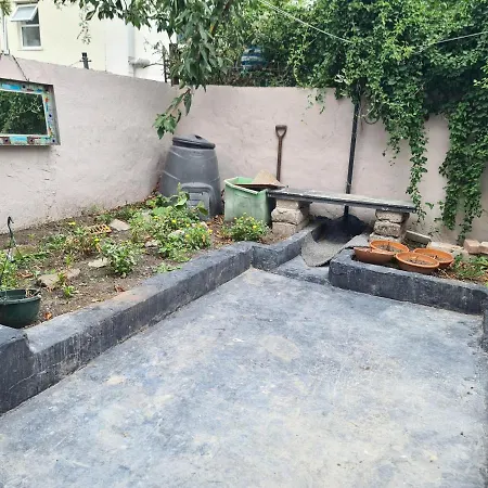 Ground Floor Flat , 31 Lena Street, Easton,bristol Avon, Uk Бристоль