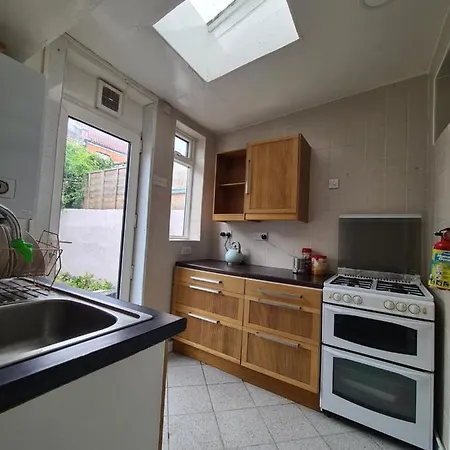 Ground Floor Flat , 31 Lena Street, Easton,bristol Avon, Uk Pensjonat *